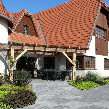 Bed and Breakfast Kádárta Vendéglő Panzió Veszprém Exterior foto