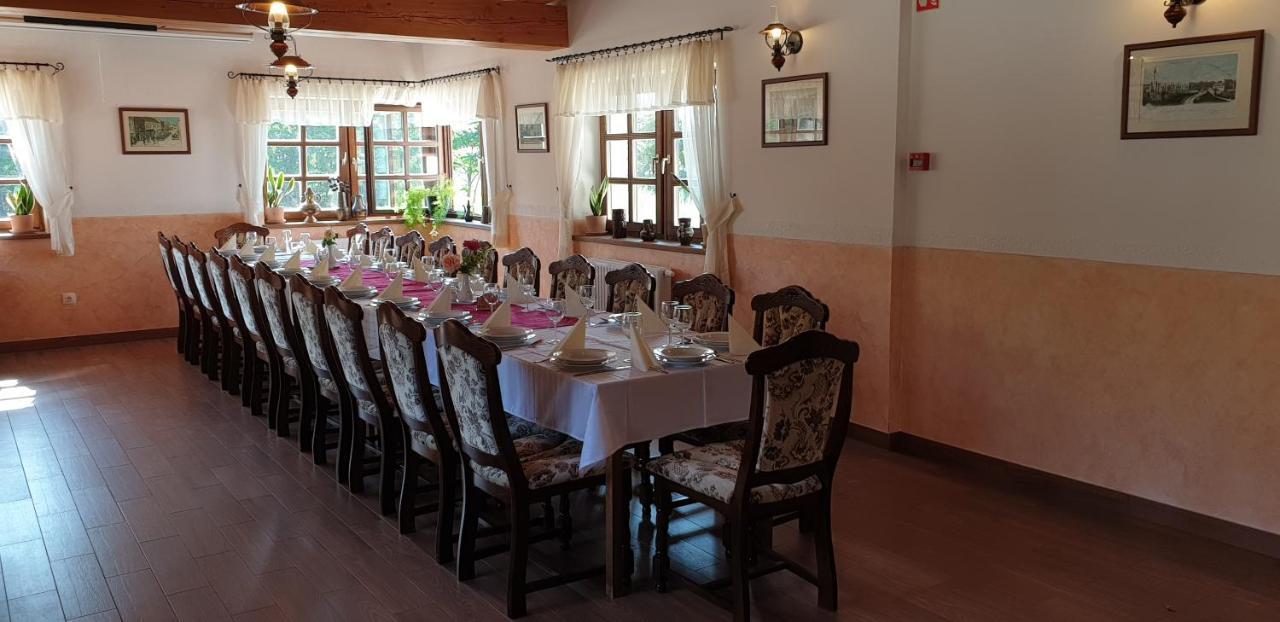 Bed and Breakfast Kádárta Vendéglő Panzió Veszprém Exterior foto