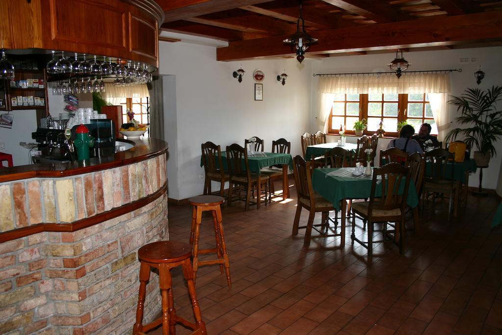 Bed and Breakfast Kádárta Vendéglő Panzió Veszprém Exterior foto